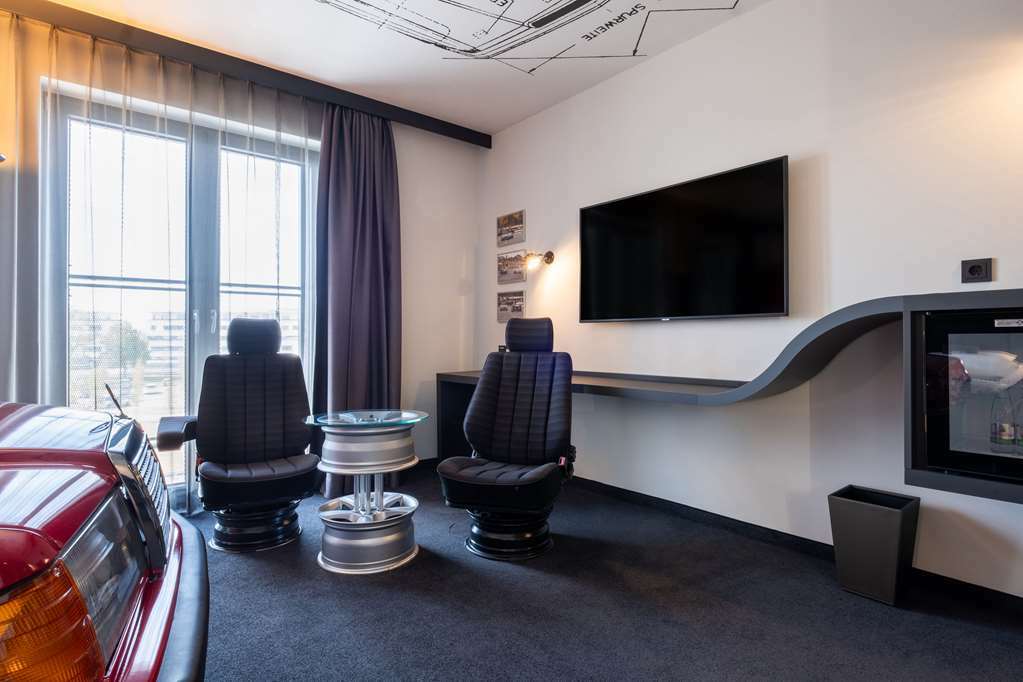 V8 Hotel Koeln At Motorworld Quarto foto